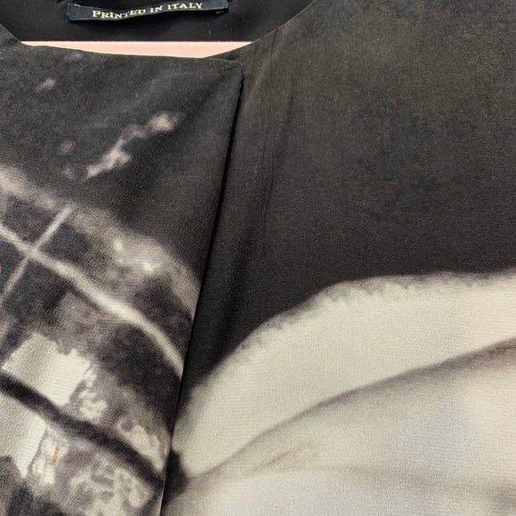 NWOT All Saints Silk Graphic print sleeveless top. Size 0 - Picture 5 of 9